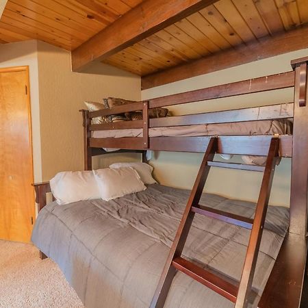 Moonridge Manor - Very Lovely Cabin In A Quiet Neighborhood With An Amazing Hot Tub! Villa Big Bear Lake Buitenkant foto