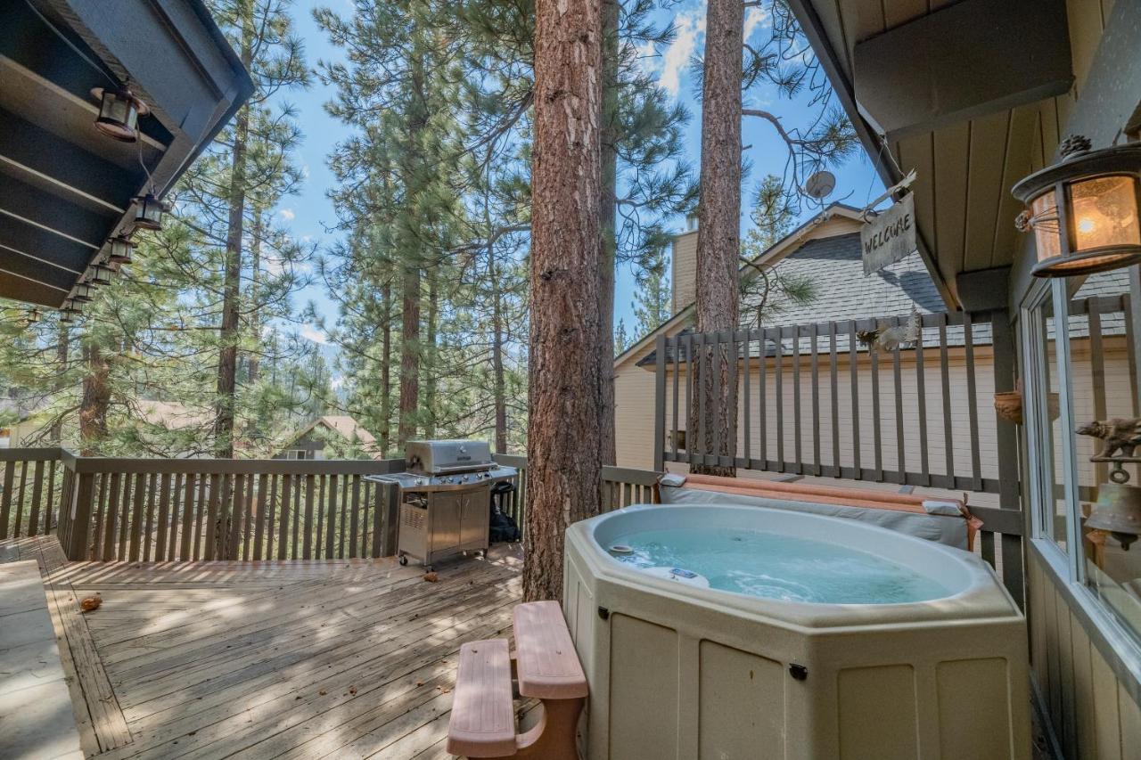 Moonridge Manor - Very Lovely Cabin In A Quiet Neighborhood With An Amazing Hot Tub! Villa Big Bear Lake Buitenkant foto